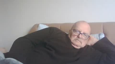 Snapshot of old_fkr chatting on December 11, 12:55 pm old_fkr online show from December 11, 12:55 pm