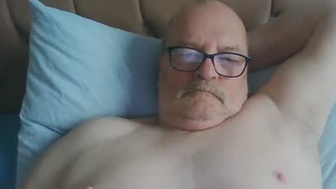 Snapshot of old_fkr chatting on December 13, 9:13 am old_fkr online show from December 13, 9:13 am