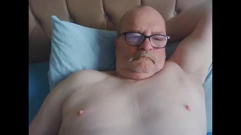 Snapshot of old_fkr chatting on December 15, 10:28 am old_fkr online show from December 15, 10:28 am