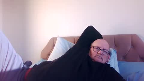 Snapshot of old_fkr chatting on December 19, 1:40 pm old_fkr online show from December 19, 1:40 pm