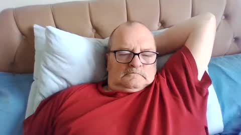 Snapshot of old_fkr chatting on January 4, 10:05 am old_fkr online show from January 4, 10:05 am