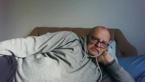 Snapshot of old_fkr chatting on January 29, 2:00 pm old_fkr online show from January 29, 2:00 pm