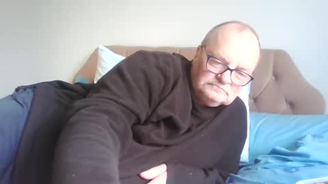 Snapshot of old_fkr chatting on February 21, 12:50 pm old_fkr online show from February 21, 12:50 pm