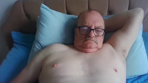 Snapshot of old_fkr chatting on February 23, 9:11 am old_fkr online show from February 23, 9:11 am