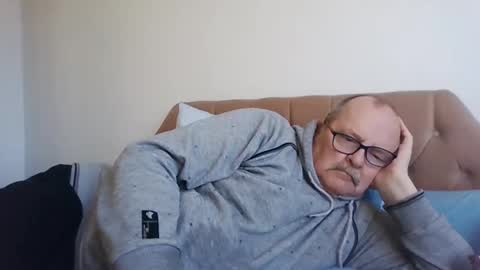 Snapshot of old_fkr chatting on February 28, 10:20 am old_fkr online show from February 28, 10:20 am