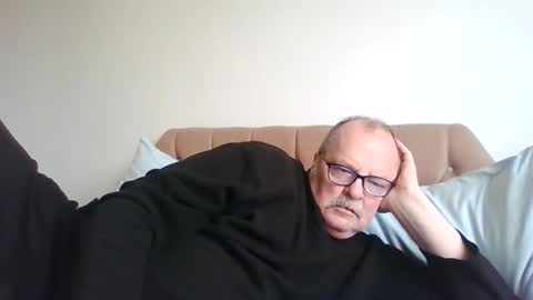 Snapshot of old_fkr chatting on March 4, 9:51 am old_fkr online show from March 4, 9:51 am