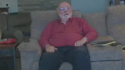 Snapshot of old_guy111 chatting on March 2, 1:52 am old_guy111 online show from March 2, 1:52 am