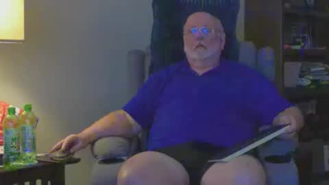 Snapshot of old_guy111 chatting on May 14, 2:40 am old_guy111 online show from May 14, 2:40 am