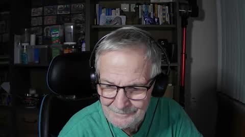 Snapshot of old_javacoder chatting on March 29, 10:37 am old_javacoder online show from March 29, 10:37 am