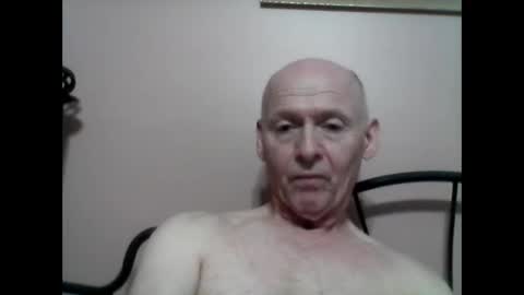 Snapshot of oldbuthorny62 chatting on January 3, 8:11 pm oldbuthorny62 online show from January 3, 8:11 pm