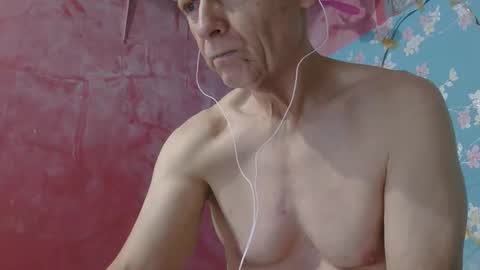 oldbuthorny62 online show from April 6, 7:31 am