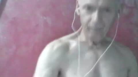 Snapshot of oldbuthorny62 chatting on April 12, 1:43 am oldbuthorny62 online show from April 12, 1:43 am