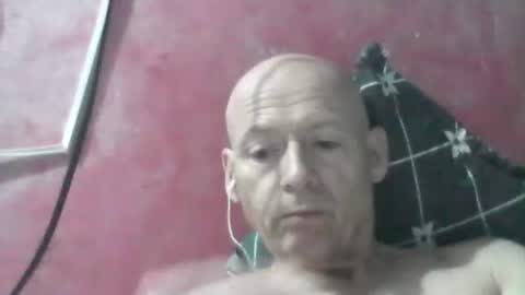 Snapshot of oldbuthorny62 chatting on April 19, 1:38 am oldbuthorny62 online show from April 19, 1:38 am