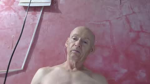 Snapshot of oldbuthorny62 chatting on May 17, 6:44 am oldbuthorny62 online show from May 17, 6:44 am