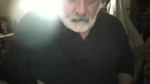 Snapshot of oldcockforyngladies chatting on December 24, 6:17 pm oldcockforyngladies online show from December 24, 6:17 pm