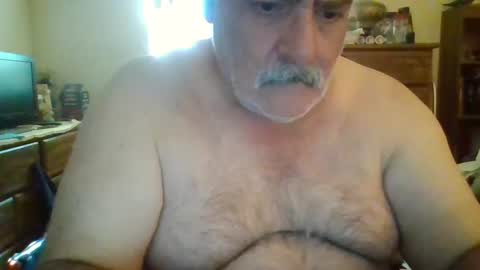 Snapshot of oldcockforyngladies chatting on October 10, 2:38 pm oldcockforyngladies online show from October 10, 2:38 pm