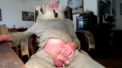 oldfucker9 online show from August 9, 1:51 am