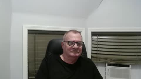 oldguybigd online show from September 16, 4:02 am