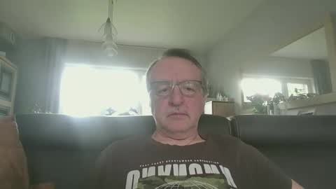 Snapshot of oldtimer160162493 chatting on May 15, 12:45 pm oldtimer160162493 online show from May 15, 12:45 pm