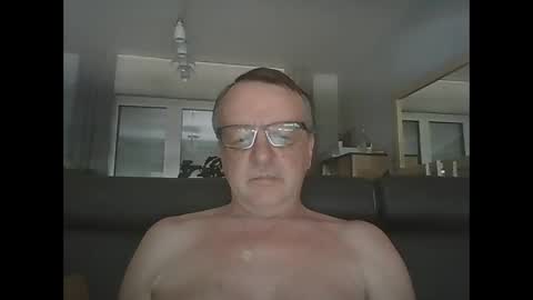 Snapshot of oldtimer160162493 chatting on May 26, 12:45 pm oldtimer160162493 online show from May 26, 12:45 pm