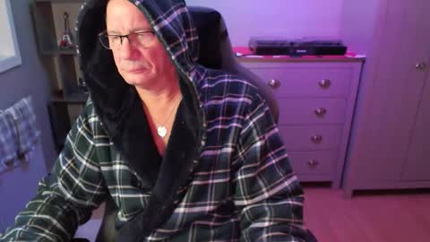 oldveteranuk online show from December 22, 5:26 am