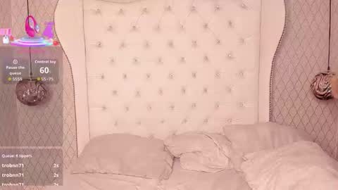 Snapshot of oliiverr22 chatting on October 20, 3:29 am oliiverr22 online show from October 20, 3:29 am