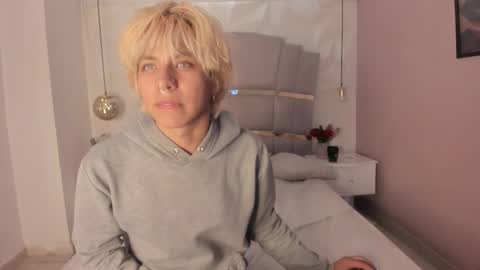 Snapshot of oliiverr22 chatting on November 3, 1:01 pm oliiverr22 online show from November 3, 1:01 pm