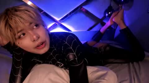 oliiverr22 online show from December 21, 1:57 am