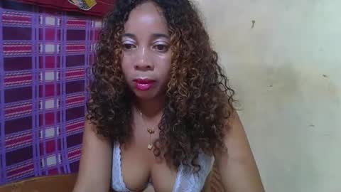 Snapshot of olinaa chatting on April 19, 11:53 am olinaa online show from April 19, 11:53 am
