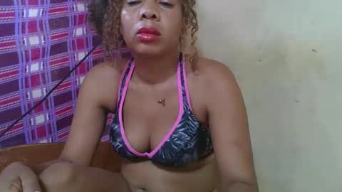 Snapshot of olinaa chatting on May 5, 3:14 am olinaa online show from May 5, 3:14 am