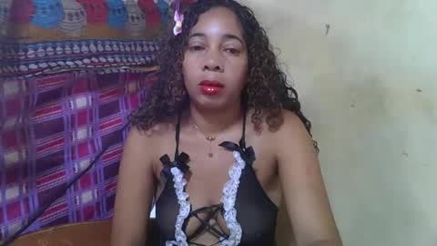 Snapshot of olinaa chatting on May 9, 3:45 am olinaa online show from May 9, 3:45 am