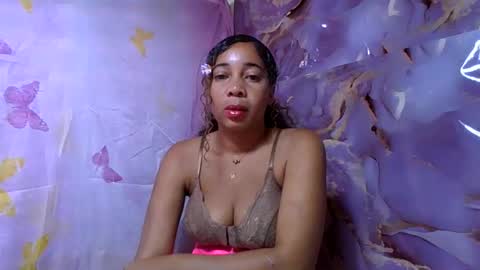 olinaa online show from June 6, 5:12 am