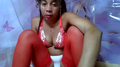 olinaa online show from June 11, 5:44 pm