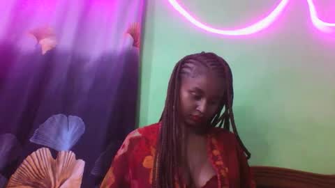 olinah610 online show from December 16, 5:29 pm