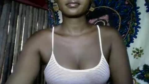 olinah610 online show from April 1, 7:42 am