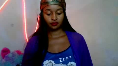 Snapshot of olinah610 chatting on June 8, 12:27 pm olinah610 online show from June 8, 12:27 pm