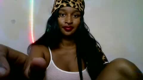 Snapshot of olinah610 chatting on June 12, 10:25 am olinah610 online show from June 12, 10:25 am