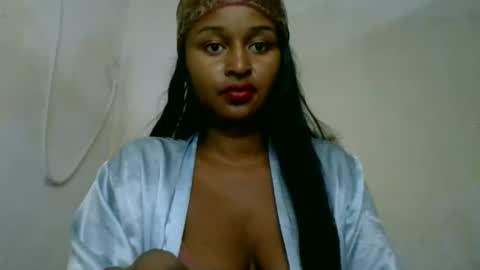 Snapshot of olinah610 chatting on June 24, 11:20 am olinah610 online show from June 24, 11:20 am