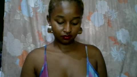 Snapshot of olinah610 chatting on July 20, 8:06 am olinah610 online show from July 20, 8:06 am