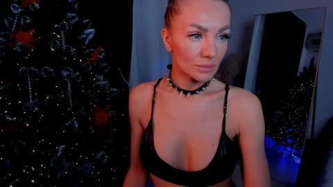 oliva_candy online show from January 4, 6:19 am