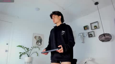 Oliver Pixx online show from October 5, 2:04 pm