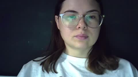 Snapshot of olivepeach chatting on June 24, 12:26 pm Oil online show from June 24, 12:26 pm