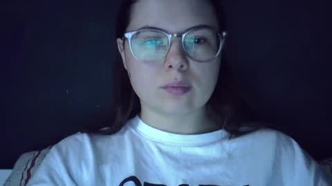 Snapshot of olivepeach chatting on June 27, 1:06 pm Oil online show from June 27, 1:06 pm