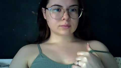 Snapshot of olivepeach chatting on July 4, 11:27 am Oil online show from July 4, 11:27 am