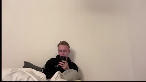 Oliver and Thomas online show from October 14, 6:42 pm