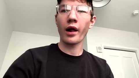 Snapshot of oliver_beck chatting on November 11, 7:25 pm Oliver Beck online show from November 11, 7:25 pm