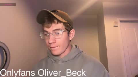 Snapshot of oliver_beck chatting on November 14, 4:00 am Oliver Beck online show from November 14, 4:00 am