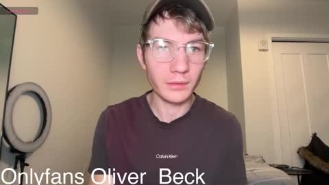 Snapshot of oliver_beck chatting on November 20, 8:19 pm Oliver Beck online show from November 20, 8:19 pm