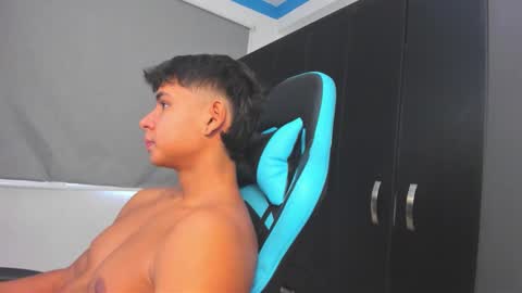 Oliver bray online show from October 27, 5:17 pm