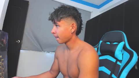 Oliver bray online show from November 17, 3:29 pm